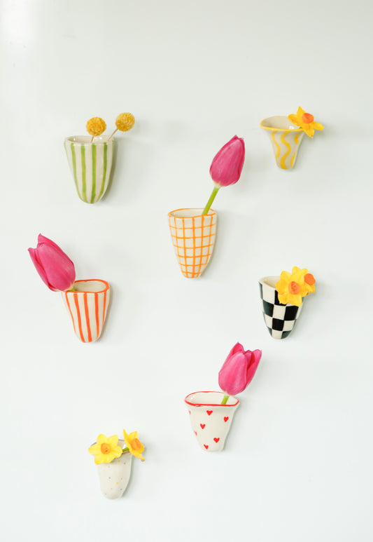 Teeny Tiny Vase (Fridge Magnet)